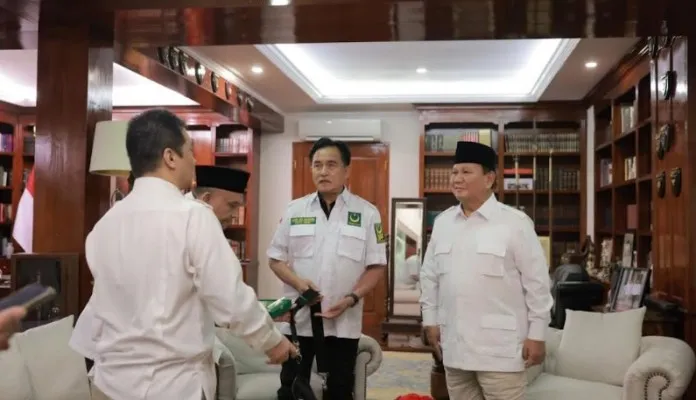 Ketua Umum Partai Gerindra Prabowo Subianto menerima silaturahmi politik dari Yusril Ihza Mahendra (foto/ist)