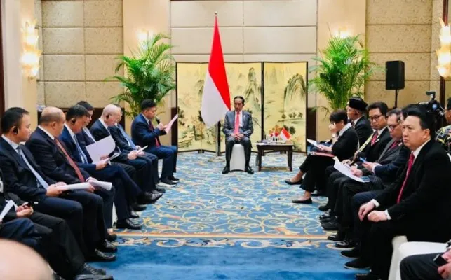 Presiden Joko Widodo menggelar pertemuan bisnis (INACHAM). (biro pers)