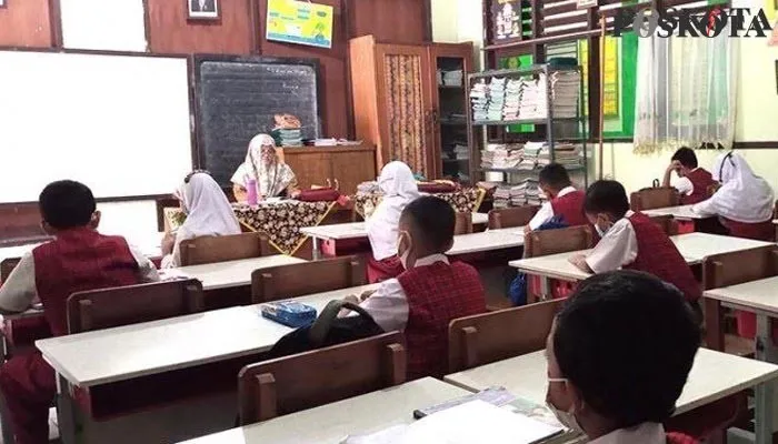 Siswa siswi yang berada di SDN 01 Perwira 01 Bekasi Utara, saat melakukan PTM beberapa waktu lalu. (Ihsan Fahmi).