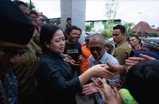 Puan Maharani saat di tengah massa. (ist)