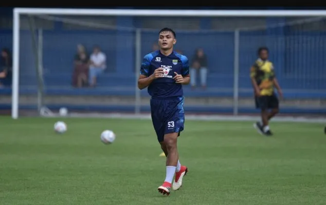 Gelandang Persib Bandung, Rachmat Irianto gabung Timnas Indonesia yang akan menghadapi Vietnam dalam laga kualifikasi Piala Dunia 2026, di Hanoi, pada Selasa, 26 Maret 2024 mendatang. (Dok. Persib)