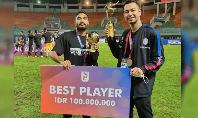 Raffi Ahmad bakalan datangkan pemain legenda dunia ke Rans Cilegon FC setelah berhasil lolos ke Liga 1 musim 2022. (Foto/ig@Raffinagita1717)