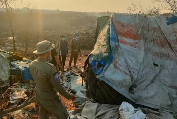 Petugas Satpol PP Kota Tangerang saat melakukan sweeping pemulung. (Foto/ist)