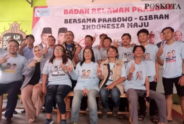 Relawan paslon nomor urut 2 saat ditemui wartawan di Cikunir, Kota Bekasi. (Ihsan).