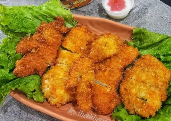 Coba resep Chicken Katsu Rumahan ini sebagai bekal atau enak dimakan langsung, renyah. (Cookpad/@IbethBetris)