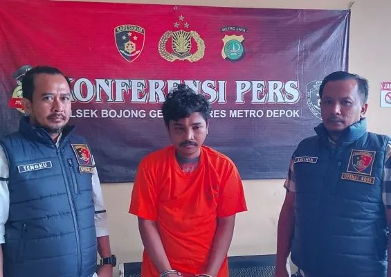 Anggota Tim Opsnal Reskrim Bojonggede berhasil menangkap penjahat kambuhan residivis kasus pencurian motor (curanmor).(Poskota.co.id/Angga Pahlevi)