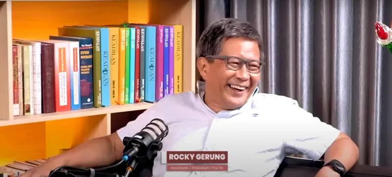 Rocky Gerung turut mengomentari akun Fufufafa yang sering dikaitkan dengan Gibran Rakabuming Raka. (YouTube/KeadilanTv)