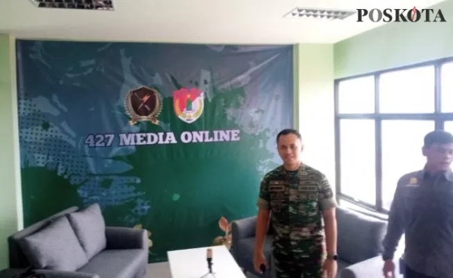 Kolonel Rico Ricardo Sirait saat berada di ruang podcast gedung baru Makodim 0507 Bekasi. (Ihsan Fahmi).