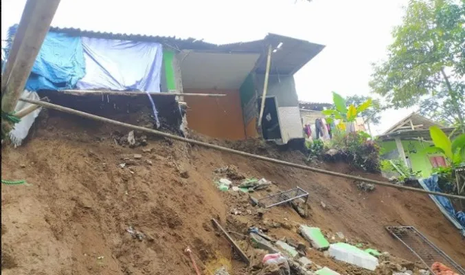 Satu Rumah di Cigombong Bogor Ambrol.(Ist)