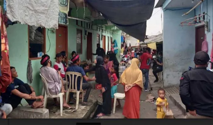 Rumah Duka Korban Pembakaran Di Cengkareng, Mulyono (40) Ramai Di DatanginOleh Tetangga.(cr01)