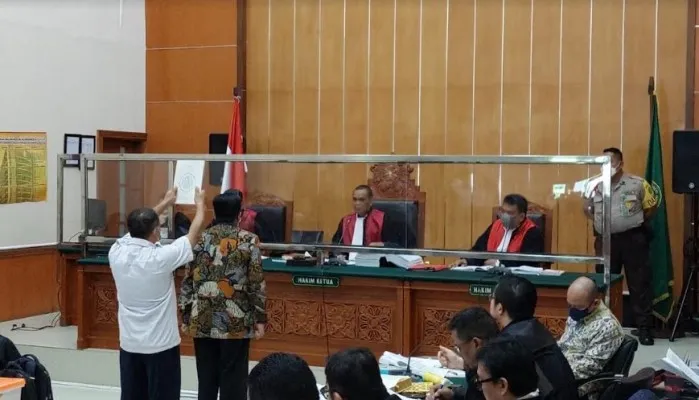 Sidang lanjutkan kasus peredaran narkotika jenis sabu yang dikendalikan oleh Irjen Teddy Minahasa di PN Jakbar.(Pandi)