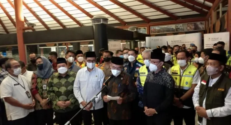 Menko PMK sambut kedatangan jemaah haji di Bandara Soekarno-Hatta. (Foto/ist)