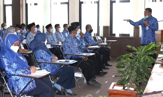 Sekda Kabupaten Tangerang saat menghadiri Sosialisasi Pendidikan Anti Korupsi dan Saber Pungli. (Foto/veronica)