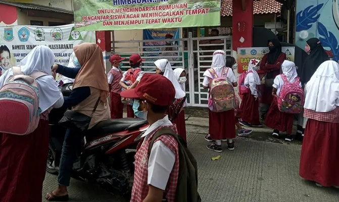 Salah satu sekolah dasar negeri (SDN) di Tangerang yang sudah melaksanakan kegiatan PTM. (Foto/veronica prasetio)