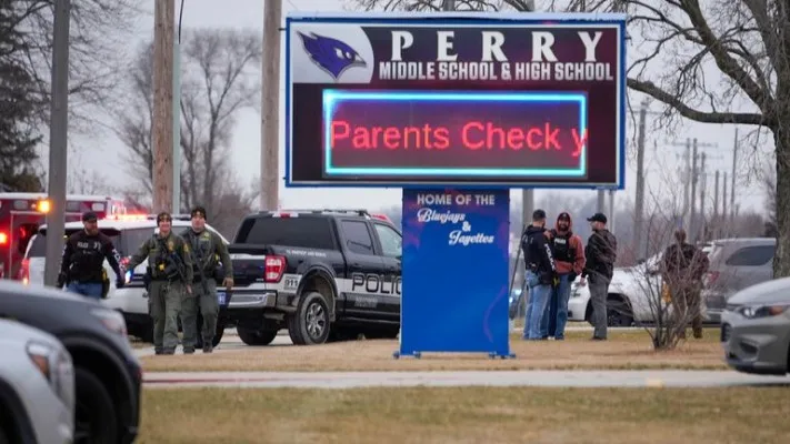 Insiden penembakan terjadi di Sekolah Perry, Amerika Serikat. (Foto/Sky News)