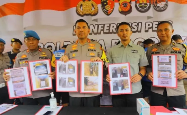 Kapolresta Bogor Kota Kombes pol Bismo Teguh Prakoso mengatakan, 2 dari 3 orang tersangka yang ditetapkan sebagai tersangka bekerja sebagai operator SPBU.(Ist)