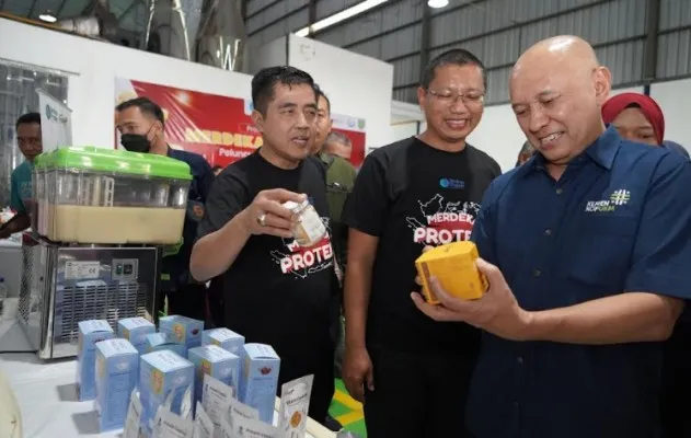 Foto: Menteri Koperasi dan UKM Teten Masduki yang juga hadir pada pelucuran produk perikanan berupa Susu Ikan. (Dok. Kemenkop UKM)