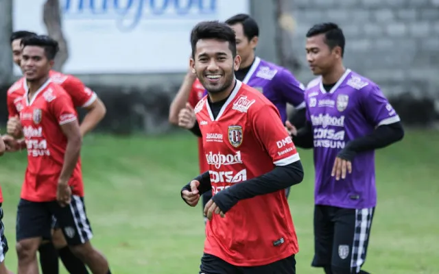 Potret Syakir Sulaiman saat berseragam Bali United. (Facebook/Bali United FC)