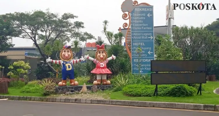 Meski dibuka untuk fasilitas olahraga, Taman Impian Jaya Ancol tampak masih sepi pengunjung. (yono)