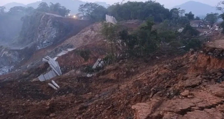 Kondisi tanah longsor di Kabupaten Bogor. (BNPB)