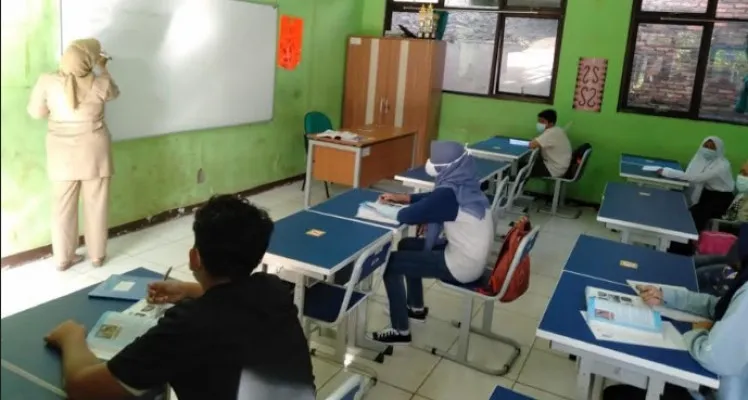 Kegiatan belajar mengajar tatap muka di SMPN 2 Bekasi.(Ist)