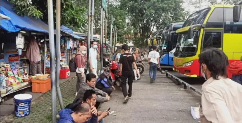 Suasana di Terminal Poris.(Fernando Toga)