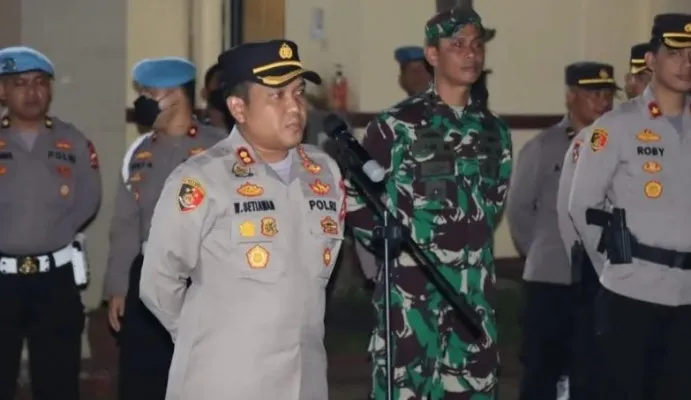 Kapolres Lebak saat apel persiapan patroli gabungan. (Foto: Ist).