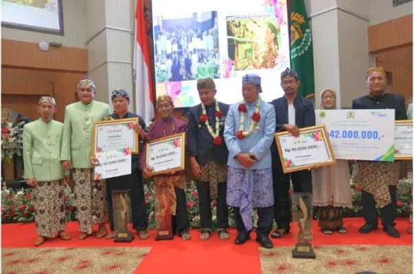 Pemberian penghargaan kepada tokoh sejumlah Tomas di Kabupaten Bogor (dok Pemkab Bogor)