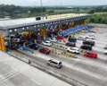 Suasana di Gerbang Tol Cikampek Utama. (foto: jasa marga)