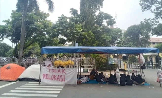 Aksi massa di Puspem Kota Tangerang. (Iqbal)