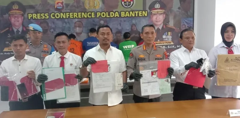 Kabidhumas Kombes Didik Heriyanto saat konferensi pers kasus TPPO. (ist)