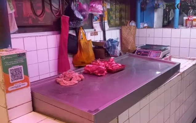 Suasana Pedagang Daging Sapi di Pasar Santa, Kebayoran Baru, Jakarta Selatan. (adji)