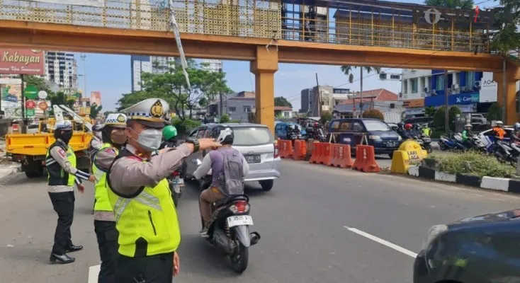 PPenutupan U-Turn .(angga)