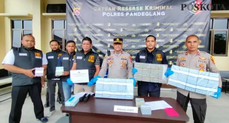 Jajaran Polres Pandeglang saat press rilis kasus dugaan korupsi proyek fiktif. (Foto: Samsul Fatoni).