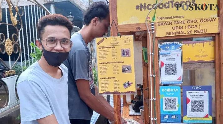 Pemilik Kedai Encood Banana, Muhammad Rafly (23). (cr01).