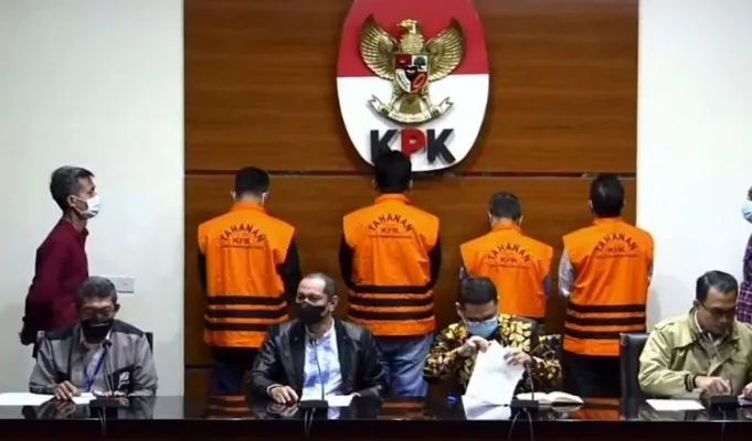 KPK resmi menetapkan Rektor Universitas Lampung (Unila), Karomani (KRM) dan kolega sebagai tersangka kasus dugaan suap serta gratifikasi penerimaan mahasiswa baru jalur mandiri,(tangkap layar Youtube)