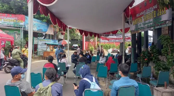 Vaksinasi Covid-19 di wilayah Tanah Abang Jakarta Pusat. (ist)