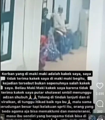 Seorang perempuan berpakaian gamis  terganggu dengan  bunyi salawat menjelang subuh dan langsung matikan sound system. (Tangkapan layar)