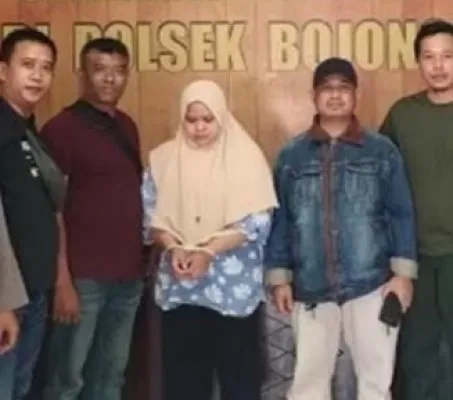 Polisi Purwakarta mengamankan HH (29) terduga pelaku penggelapan dana desa di Kecamatan Jasinga, Kab Bogor, yang buron selama hampir setahun. (ist)