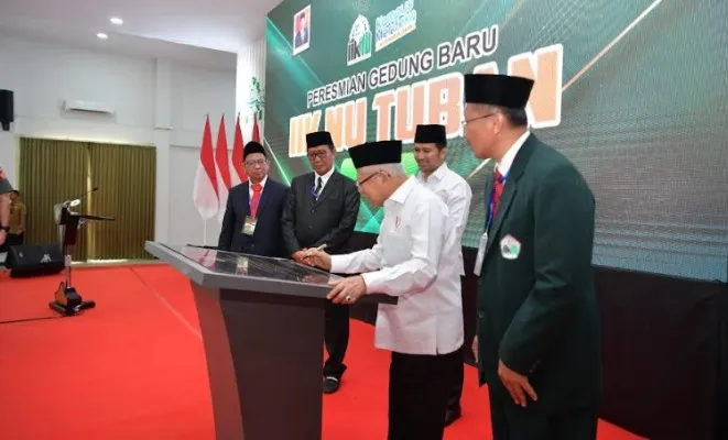 Wapres KH Ma'ruf Amin saat meresmikan Gedung C IIK NU. (setwapres)