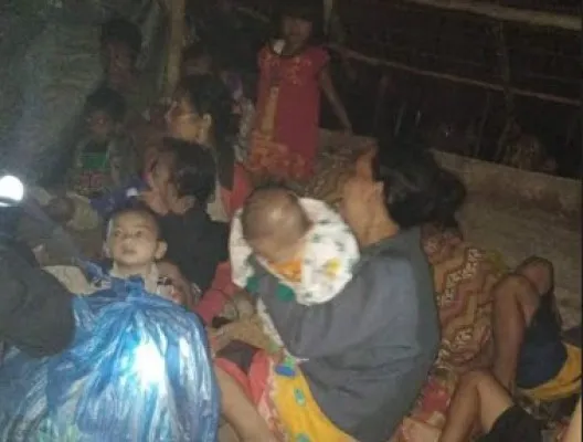 Warga yang mengungsi akibat gempa bumi M6,9 di Kabupaten Mentawai. (ist/BNPB)