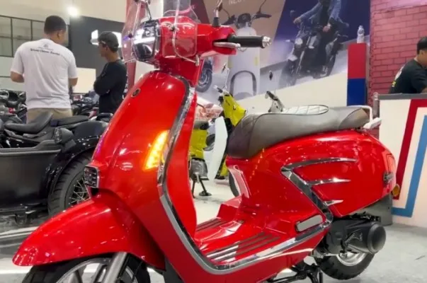 Motor matic Wmoto Greta 150 bergaya retro modern, pesaing Yamaha Grand Filano. (Tangkap Layar YouTube/Berita Otomotif)