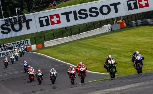 Fasilitas pendukung tersebut antara lain tunnel (terowongan), Race Control, Pit Building, Medical Center dan Helipad. (foto/wsbk)