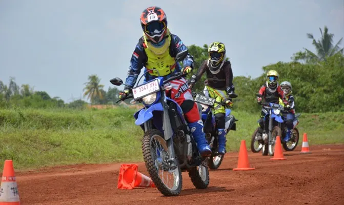 Yamaha kembali menghadirkan acara WR 155R Fun Riding Competition dengan hadiah sampai jutaan rupiah. (Foto/yra)